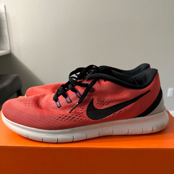 Nike Sneakers - Picture 3 of 5